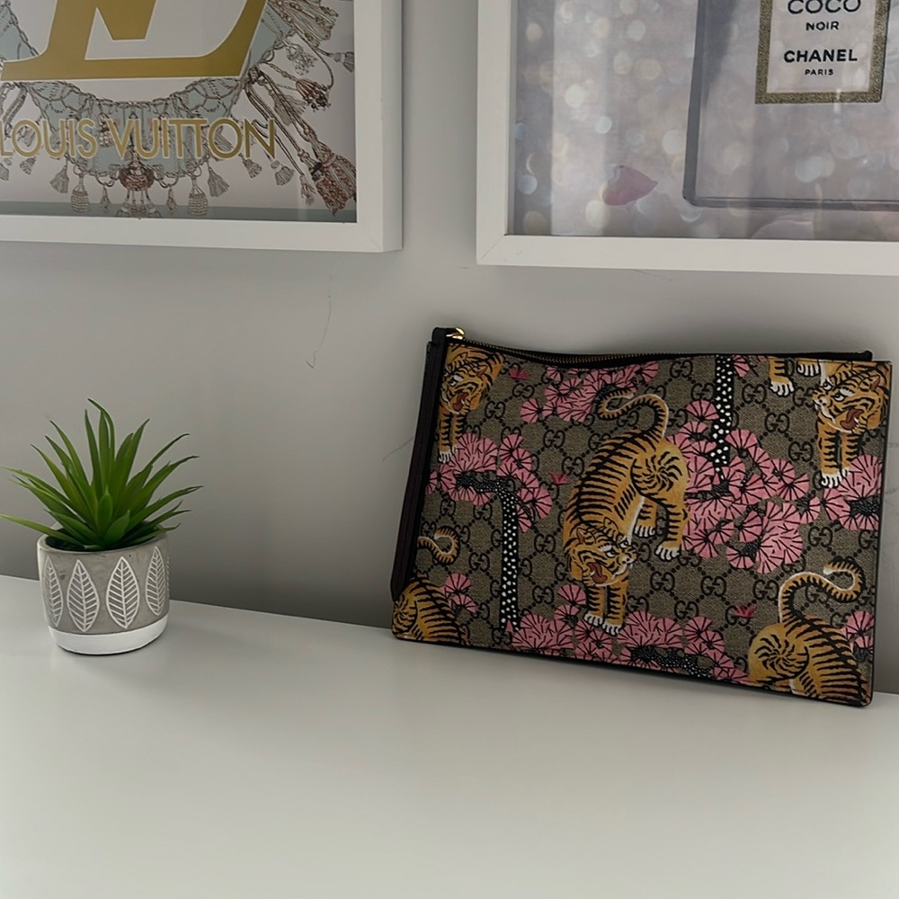 Gucci Pink Tiger Print Women's Bag